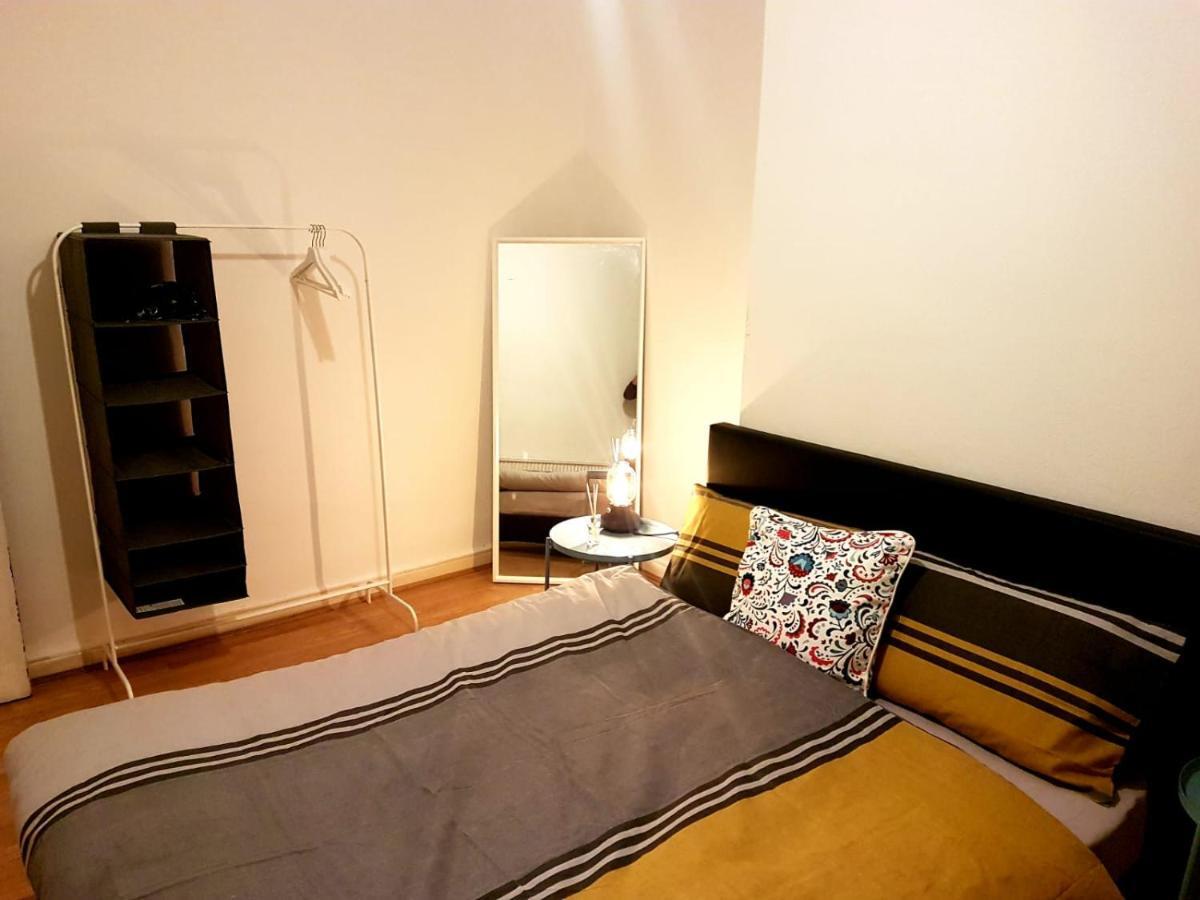 Budget House In Gants Hill Bed & Breakfast อิลฟอร์ด ภายนอก รูปภาพ
