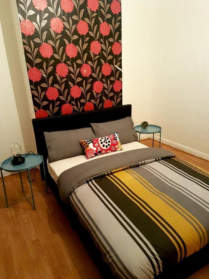 Budget House In Gants Hill Bed & Breakfast อิลฟอร์ด ภายนอก รูปภาพ