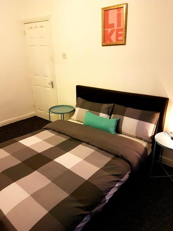 Budget House In Gants Hill Bed & Breakfast อิลฟอร์ด ภายนอก รูปภาพ